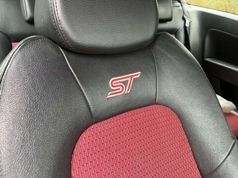 Ford Fiesta 2.0 Fiesta ST 3dr 10