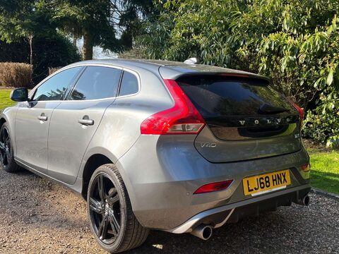 Volvo V40 2.0 V40 R-Design Pro T2 Auto 5dr 4