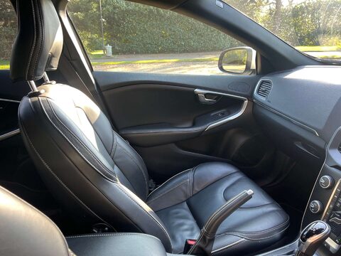Volvo V40 2.0 V40 R-Design Pro T2 Auto 5dr 17