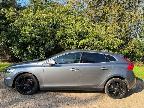 Volvo V40 2.0 V40 R-Design Pro T2 Auto 5dr 20