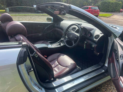 Mercedes-Benz SL Series AUTO 9