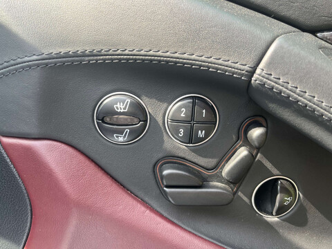 Mercedes-Benz SL Series AUTO 22