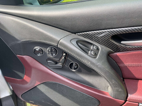Mercedes-Benz SL Series AUTO 10