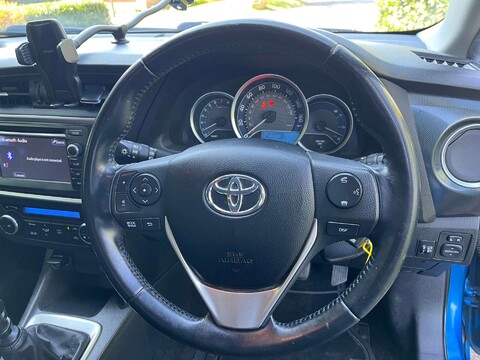 Toyota Auris 1.6 Auris Sport Valvematic 5dr 7
