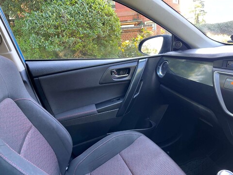 Toyota Auris 1.6 Auris Sport Valvematic 5dr 13
