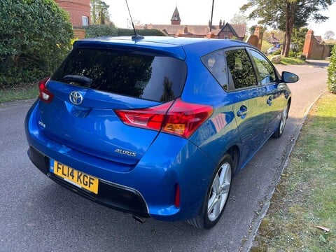 Toyota Auris 1.6 Auris Sport Valvematic 5dr 3