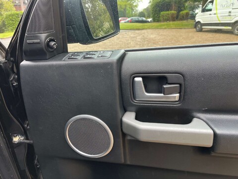 Land Rover Discovery 2.7 Discovery TDV6 XS Auto 4WD 5dr 16
