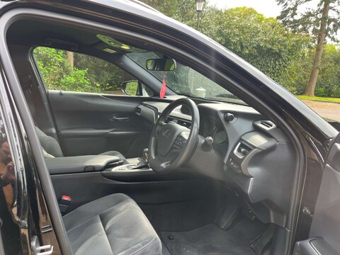 Lexus Ux 2.0 UX 250h 4x2 CVT 5dr 14