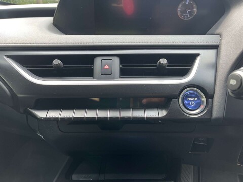 Lexus Ux 2.0 UX 250h 4x2 CVT 5dr 22