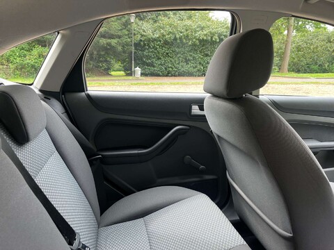 Ford Focus 1.6 Focus LX Auto 5dr 11