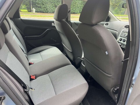 Ford Focus 1.6 Focus LX Auto 5dr 12