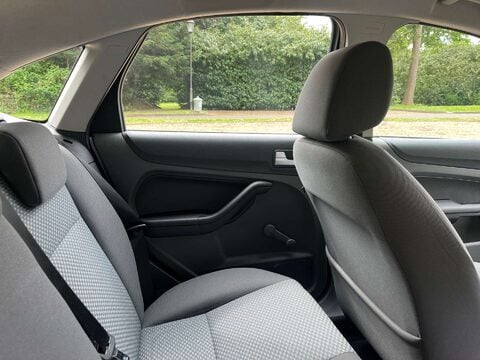 Ford Focus 1.6 Focus LX Auto 5dr 11