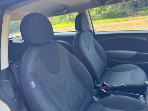 Mini Hatch 1.6 First 3dr 11