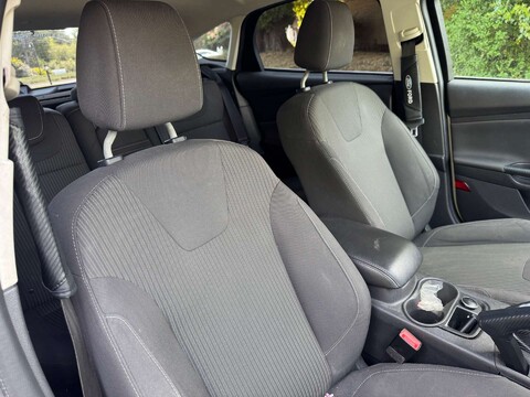 Ford Focus 1.0 Focus Titanium T 5dr 10
