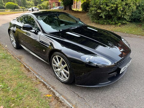 Aston Martin Vantage 4.7 Vantage V8 Auto 3dr 2