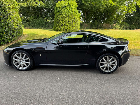 Aston Martin Vantage 4.7 Vantage V8 Auto 3dr 7
