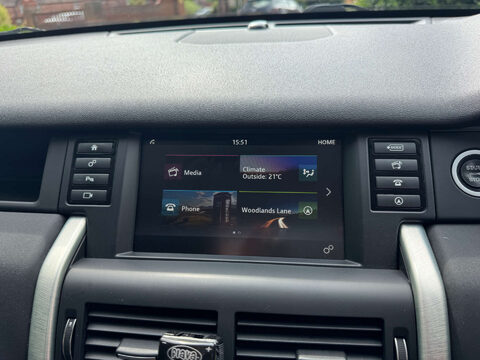 Land Rover Discovery Sport 2.0 Discovery Sport Black HSE TD4 Auto 4WD 5dr 19