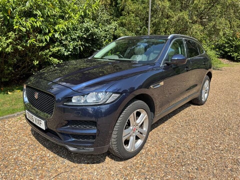 Jaguar F-Pace 2.0 F-PACE Portfolio AWD D Auto 4WD 5dr 1