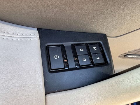 Jaguar F-Pace 2.0 F-PACE Portfolio AWD D Auto 4WD 5dr 19