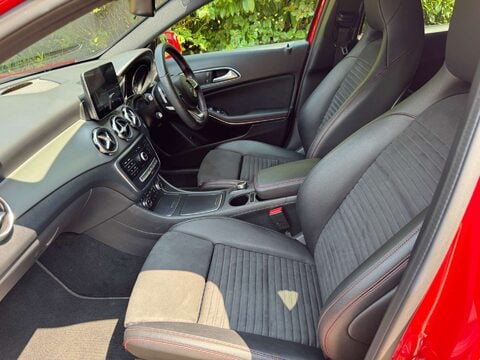 Mercedes-Benz GLA 1.6 GLA 180 AMG Line Edition Auto 5dr 8