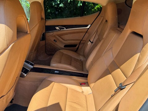 Porsche Panamera 4.8 Panamera 4s Semi-Auto 4WD 5dr 8