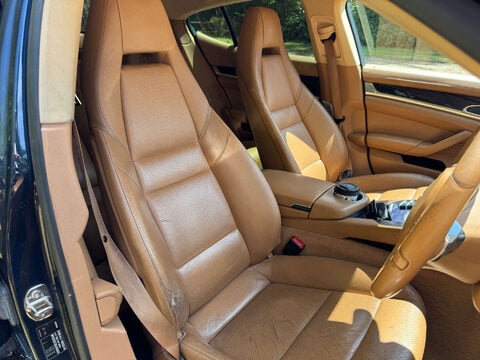 Porsche Panamera 4.8 Panamera 4s Semi-Auto 4WD 5dr 9