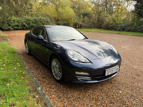 Porsche Panamera 4.8 Panamera 4s Semi-Auto 4WD 5dr 3