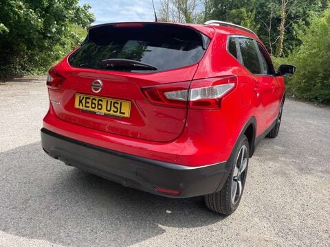 Nissan Qashqai 1.2 Qashqai N-Connecta DiG-T 5dr 4