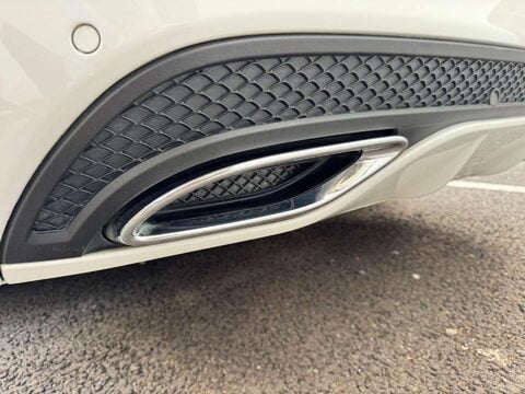 Mercedes-Benz C Class 2.1 C220 AMG Line Bluetec Auto 4dr 18