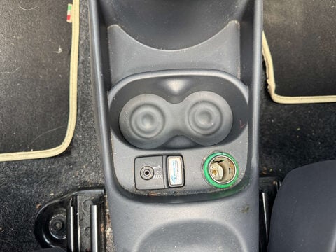 Fiat 500 0.9 500 C Lounge Semi-Auto 2dr 23