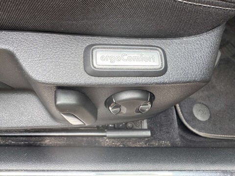 Volkswagen Passat 1.6 Passat SE Business TDI BlueMotion Technology Semi-Auto 4dr 14