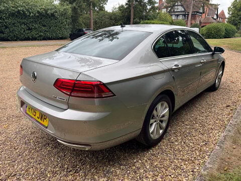 Volkswagen Passat 1.6 Passat SE Business TDI BlueMotion Technology Semi-Auto 4dr 7