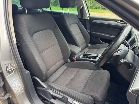 Volkswagen Passat 1.6 Passat SE Business TDI BlueMotion Technology Semi-Auto 4dr 9