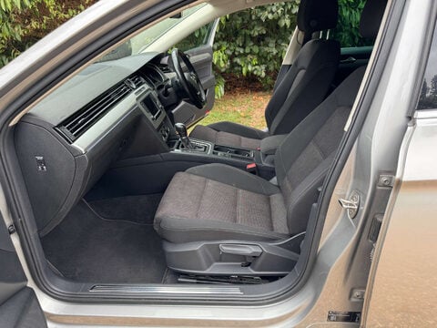 Volkswagen Passat 1.6 Passat SE Business TDI BlueMotion Technology Semi-Auto 4dr 15