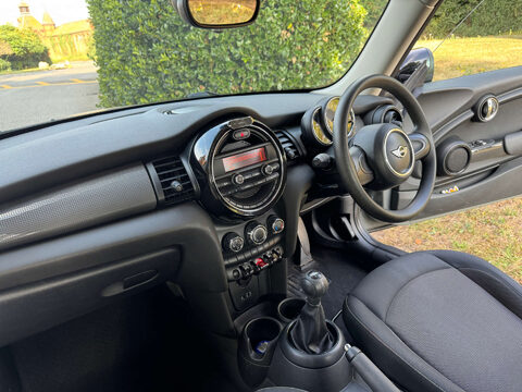 Mini Hatch 1.5 Cooper 3dr 18