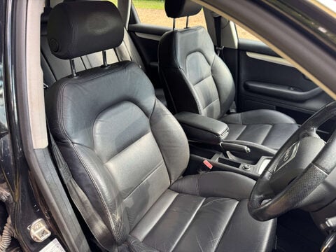 Audi A4 2.0 A4 Avant S Line TDI Auto 5dr 9