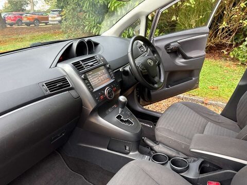 Toyota Verso 1.8 Verso Design TSS Valvematic CVT 5dr 13