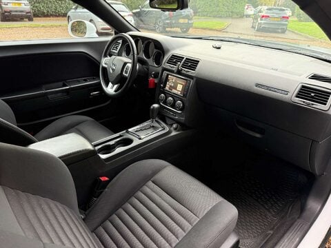 Dodge Challenger 3.6 V6 PETROL 14