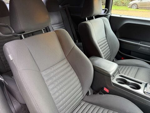 Dodge Challenger 3.6 V6 PETROL 16