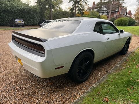 Dodge Challenger 3.6 V6 PETROL 2