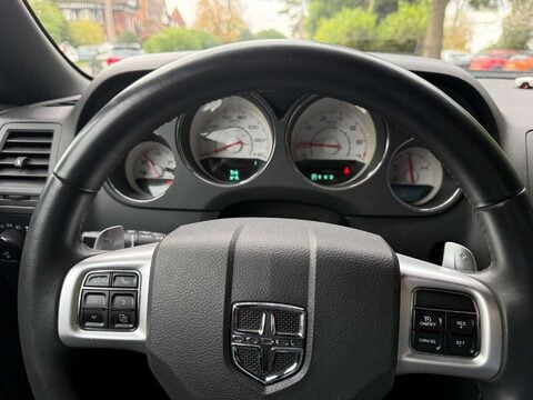 Dodge Challenger 3.6 V6 PETROL 9