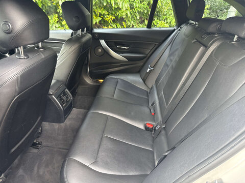 BMW 3 Series 3.0 330d xDrive M Sport Auto 4WD 5dr 19