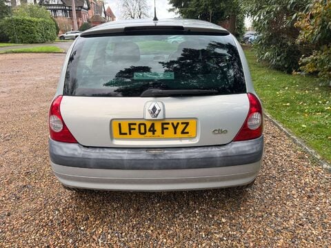 Renault Clio 1.6 Clio Dynamique 16v 3dr 5