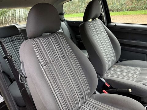 Volkswagen Fox 1.2 Urban Fox 55 3dr 11