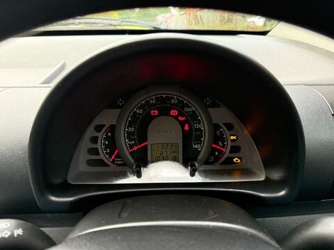 Volkswagen Fox 1.2 Urban Fox 55 3dr 10