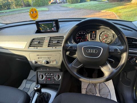 Audi Q3 2.0 Q3 SE TFSI Quattro 4WD 5dr 8