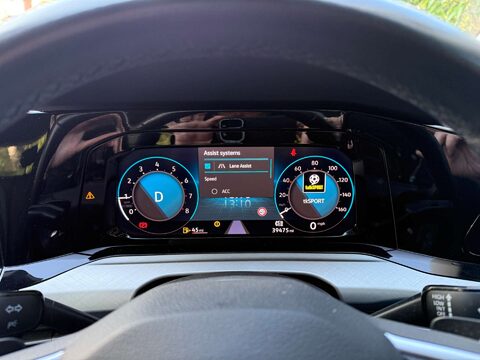 Volkswagen Golf 1.5 Golf Life eTSI Semi-Auto 5dr 10