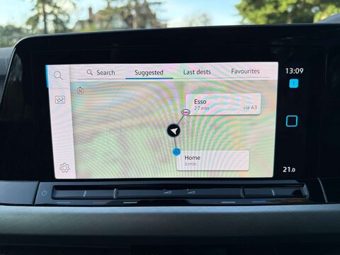 Volkswagen Golf 1.5 Golf Life eTSI Semi-Auto 5dr 12