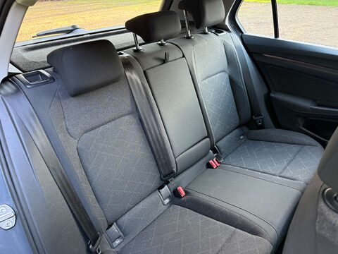 Volkswagen Golf 1.5 Golf Life eTSI Semi-Auto 5dr 23