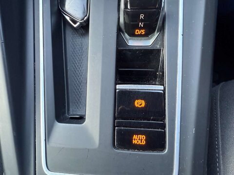 Volkswagen Golf 1.5 Golf Life eTSI Semi-Auto 5dr 20